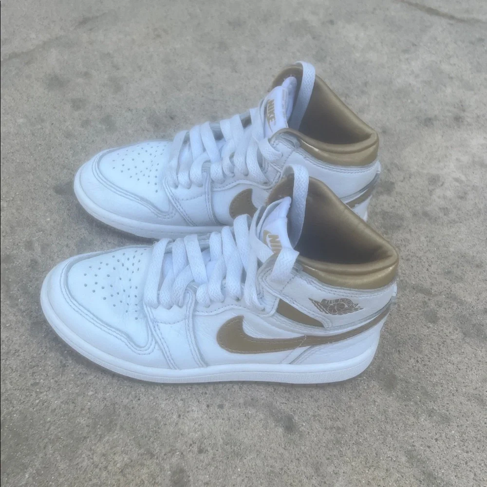 Nike Air Jordan 1 Retro White Metallic Gold Toddler High Top Sneakers Size 12